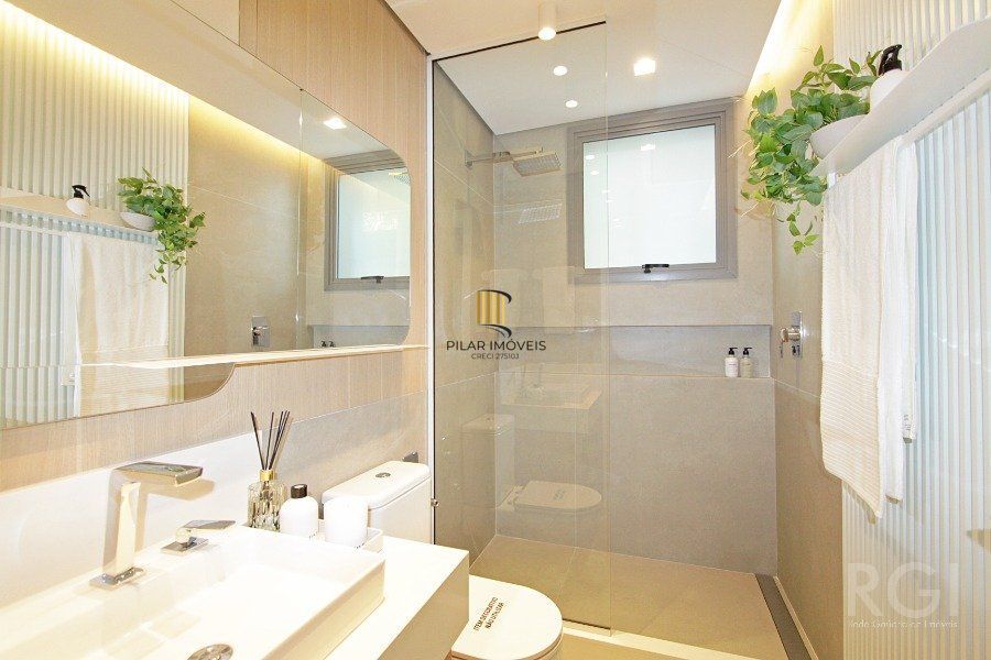 Apartamento para Venda - 230m², 3 dormitórios, sendo 3 suites, 3 vagas - Petrópolis
