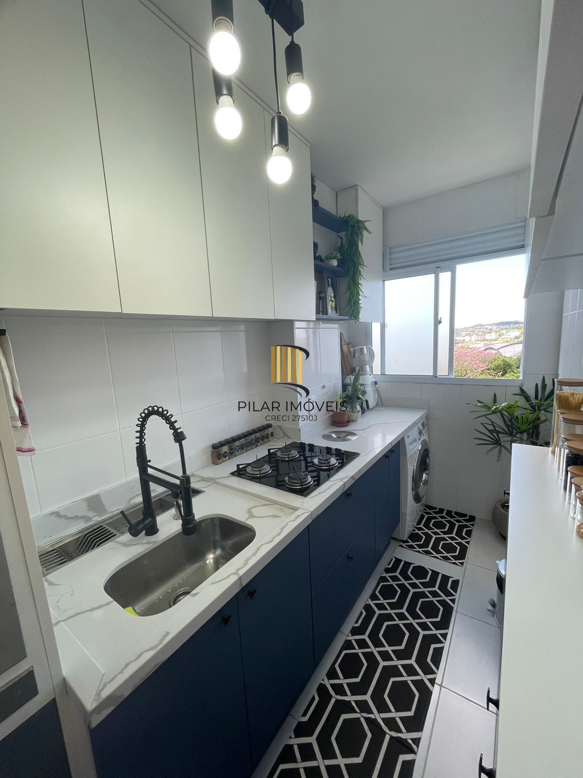 Apartamento 02 dormitórios com sacada com churrasqueira