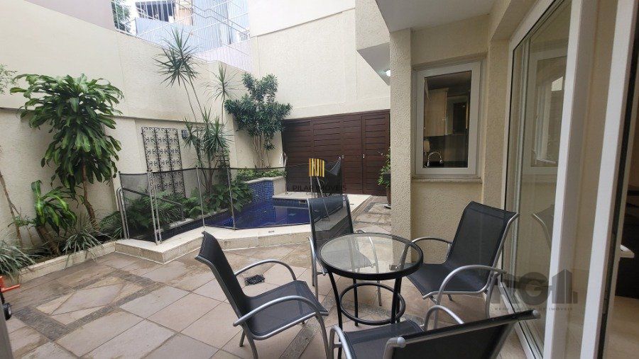 Venda, casa com 3 dormitórios, sendo 2 suítes, piscina, opção para 4º dormitório, 4 vagas, na Chácara das pedras, Porto Alegre RS