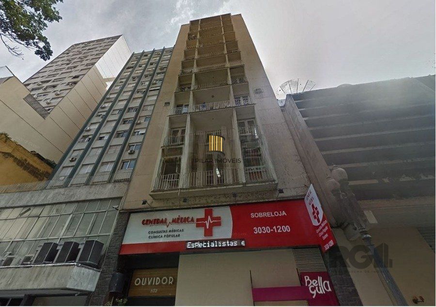 Excelente apto. JK com , banheiro montado, cozinha com armários, piso laminado, semi mobiliado, port. 24:00hrs, 02 elevadores.