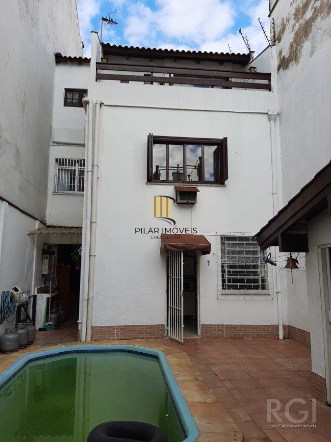 Casa para Venda - 136.6m², 4 dormitórios, 2 vagas - Rio Branco