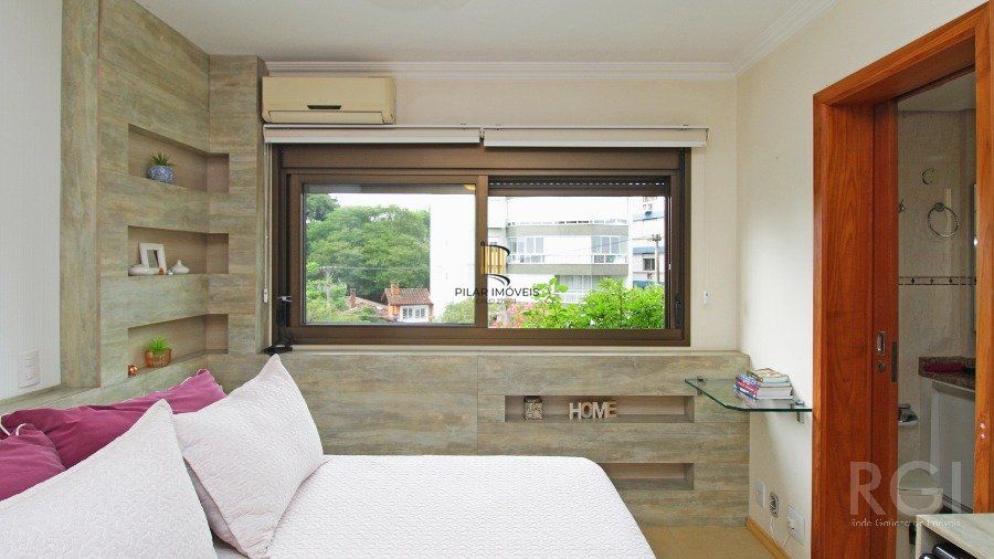 Apartamento para Venda  -  2 dormitórios,  1 suite,  andar alto,  LAREIRA, CHURRASQUEIRA 2 vagas - Petrópolis