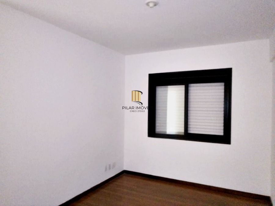 Excelente apartamento de 2 dormitórios, no bairro Moinhos de Vento, com 105 m² de área privativa, 2 suítes