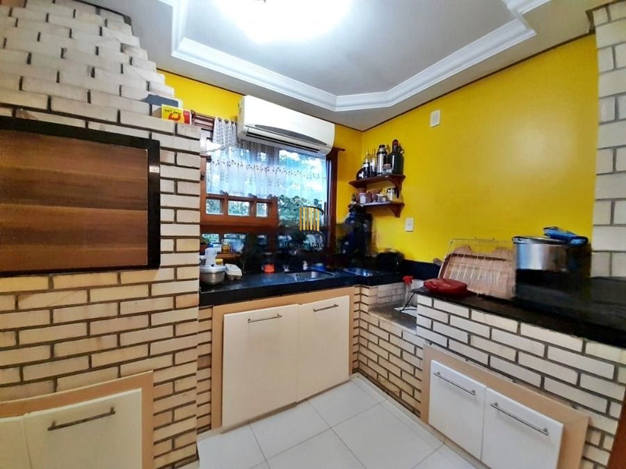 Casa 5 dormitórios no bairro Vila Nova