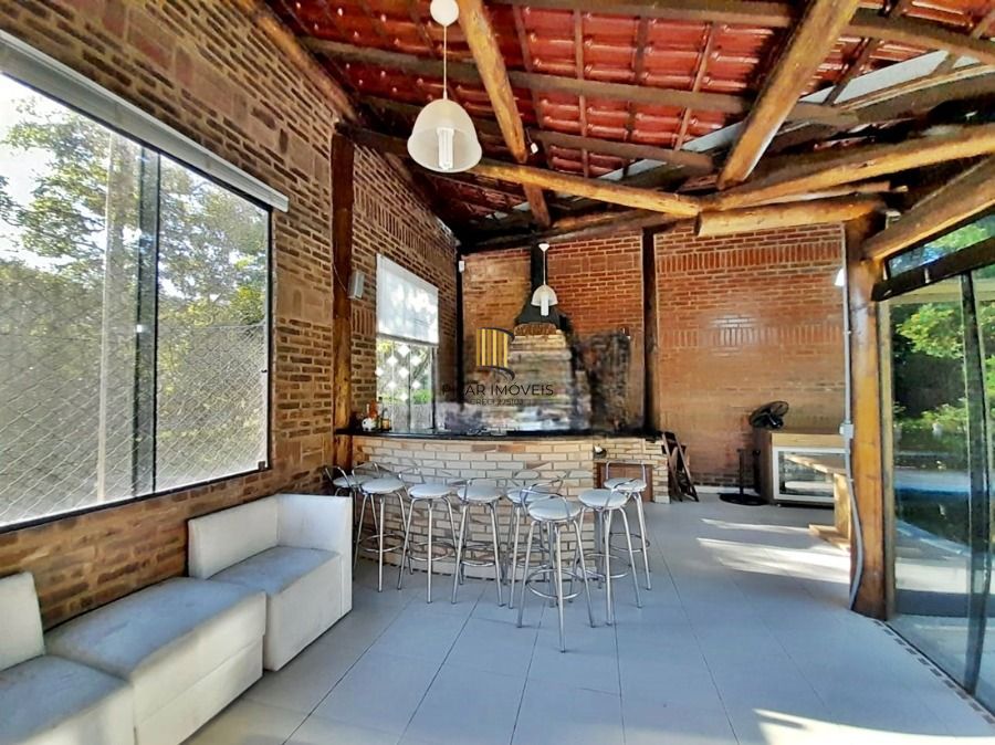 Casa 5 dormitórios no bairro Vila Nova