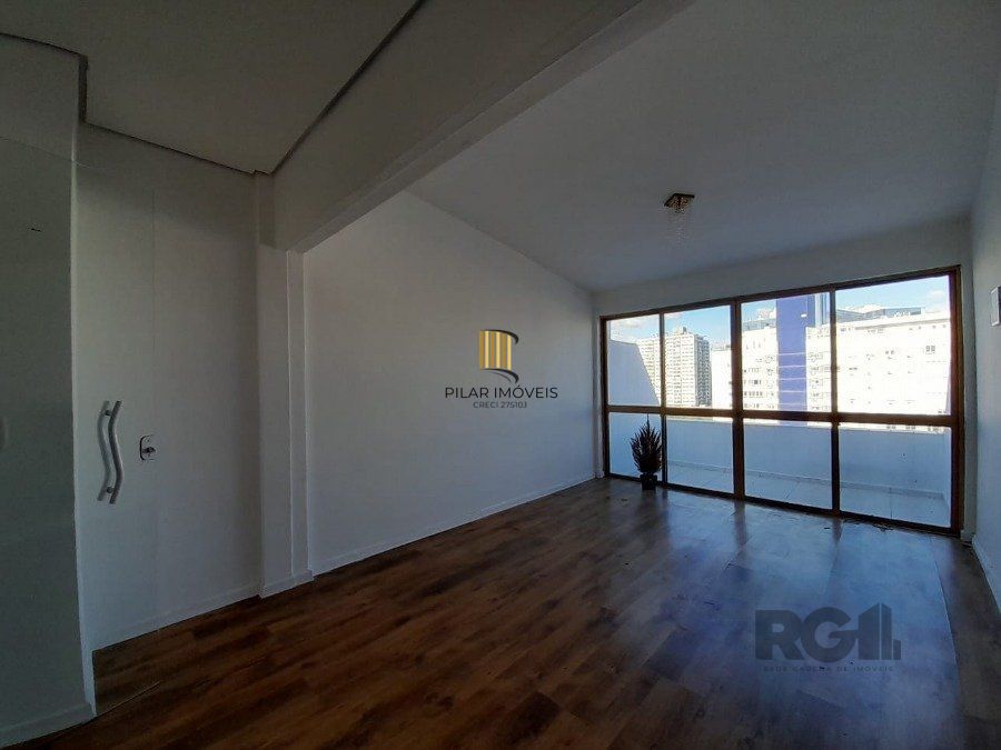Sala duplex, 67,5m² privativos, boa orientação solar, fundos para a Protásio Alves