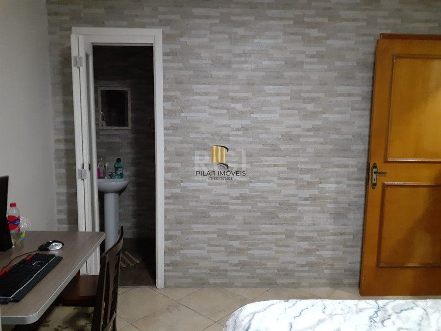 Casa para Venda - 160m², 3 dormitórios, sendo 1 suites, 4 vagas - Querência