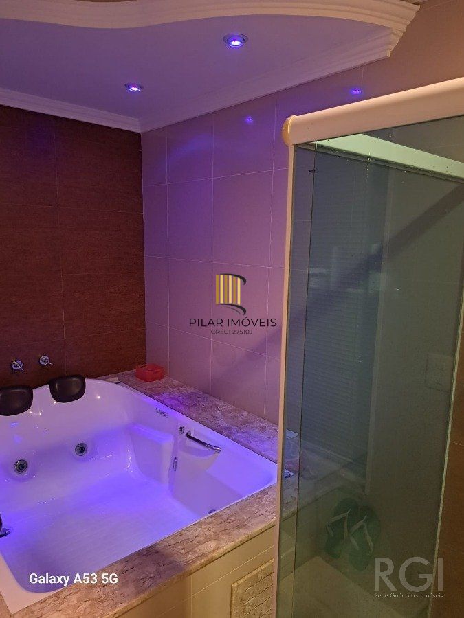 CASA 4 SUITES CONDOMÍNIO FECHADO