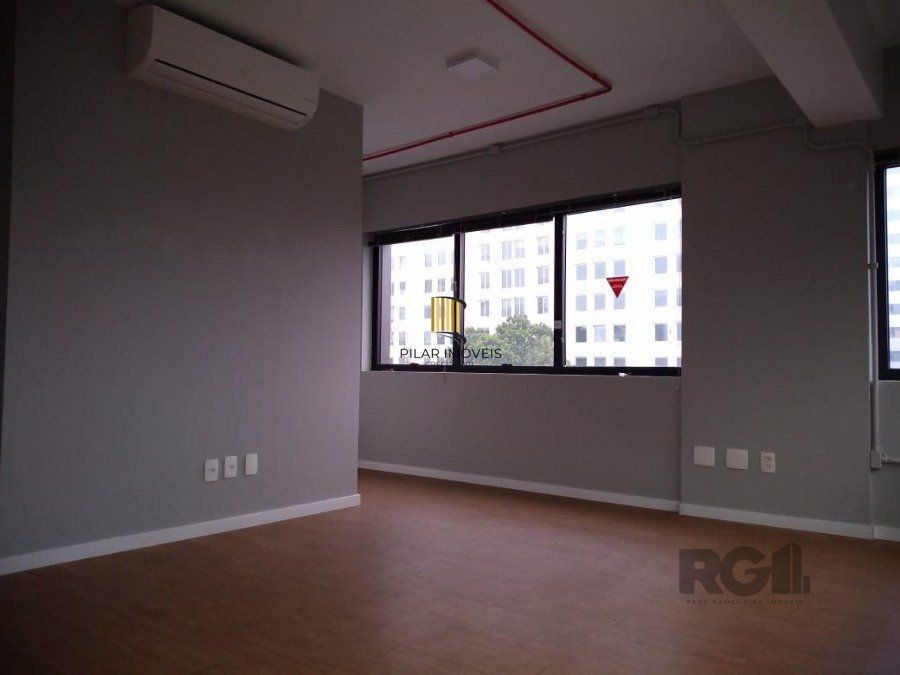 Sala comercial na Av Carlos Gomes, 39m², garagem, portaria