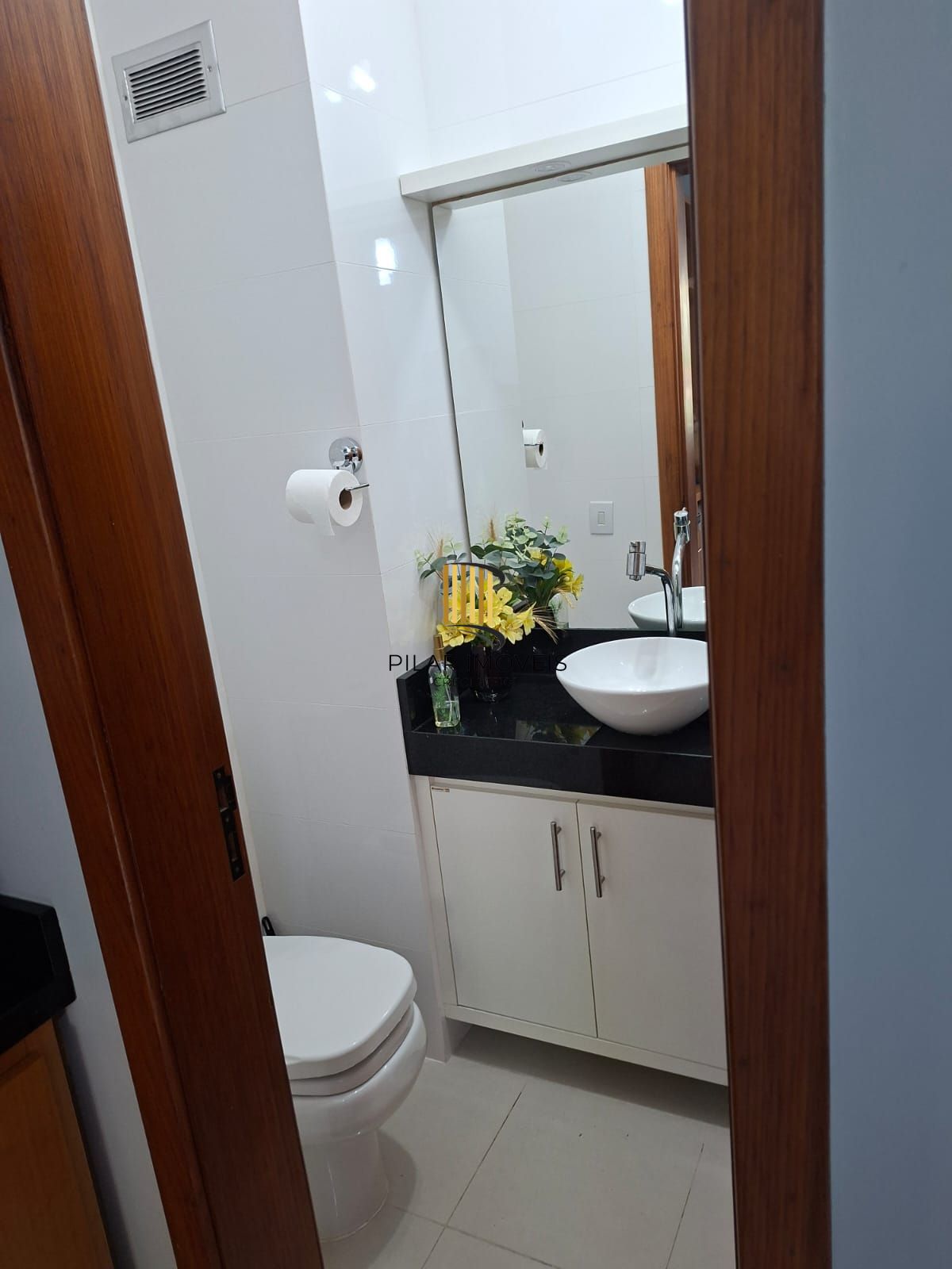 Sala com 41,14 me com uma vaga escriturada e coberta