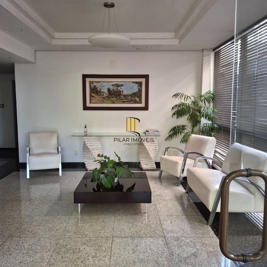VENDA apartamento de 3 dormitórios, no bairro Moinhos de Vento, com 158 m² de área privativa