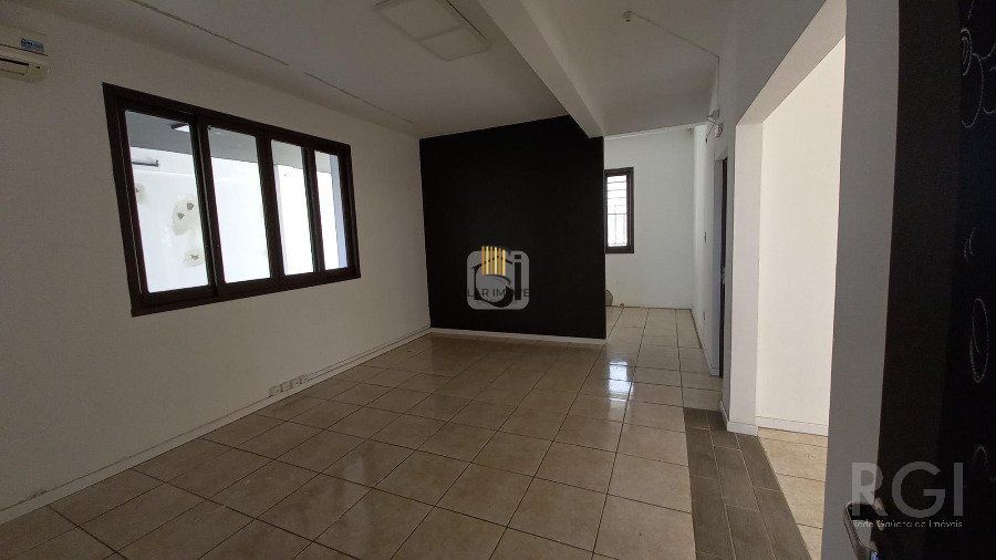 Casa para Venda - 389m², 4 dormitórios, sendo 1 suites, 3 vagas - Nossa Senhora das Dores
