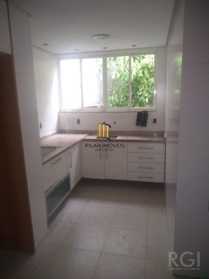 Casa Comercial para Venda - 0m², 0 dormitórios, Petrópolis