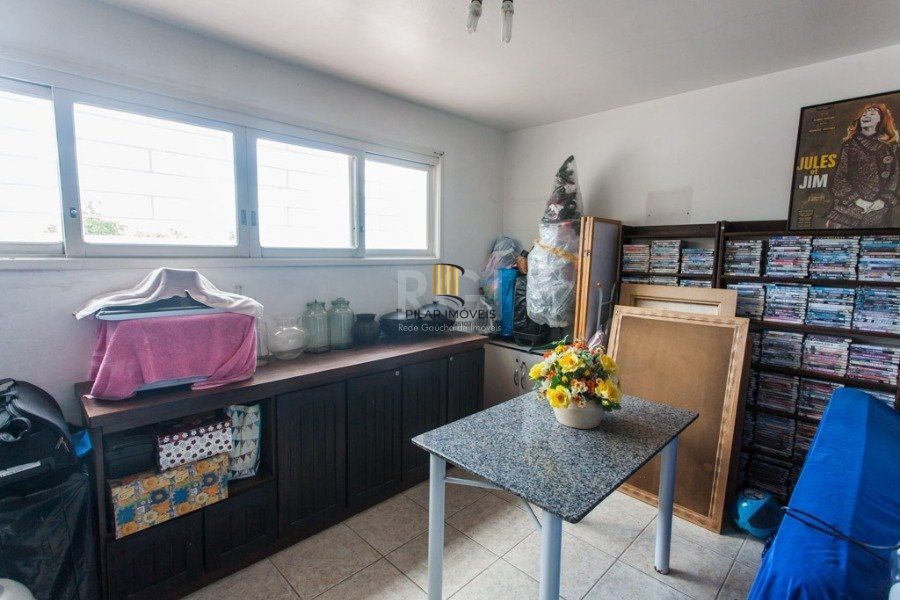 Casa para Venda - 400m², 3 dormitórios, sendo 1 suites, 5 vagas - Cristal