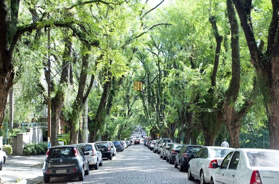 Excelente apartamento de 2 dormitórios, no bairro Moinhos de Vento, com 105 m² de área privativa, 2 suítes
