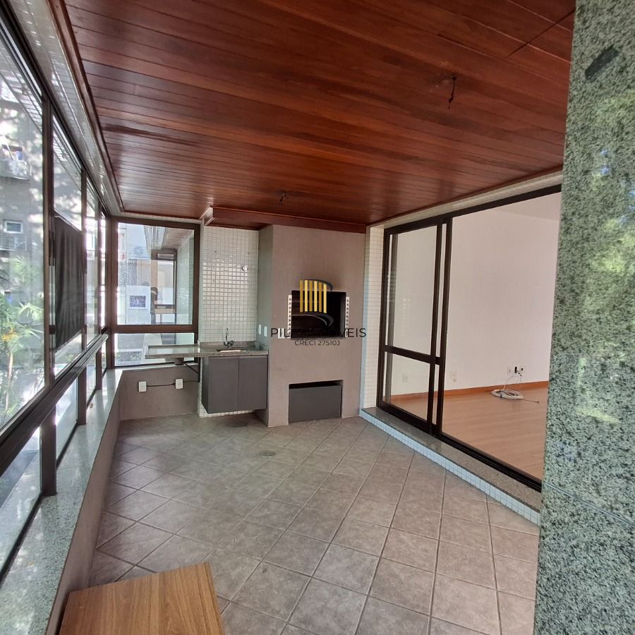 VENDA apartamento de 3 dormitórios, no bairro Moinhos de Vento, com 158 m² de área privativa
