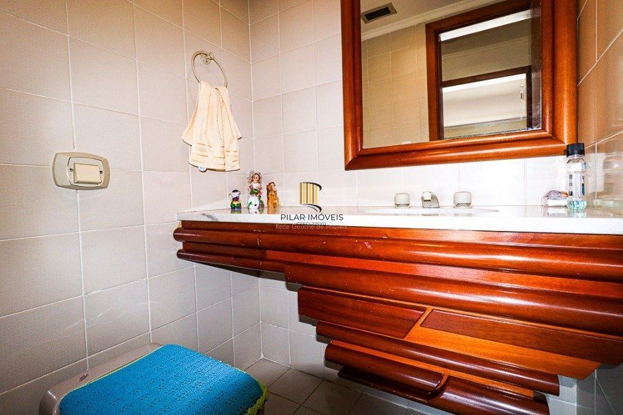 Apartamento para Venda - 172.8m², 3 dormitórios, sendo 1 suites, 1 vaga - Menino Deus