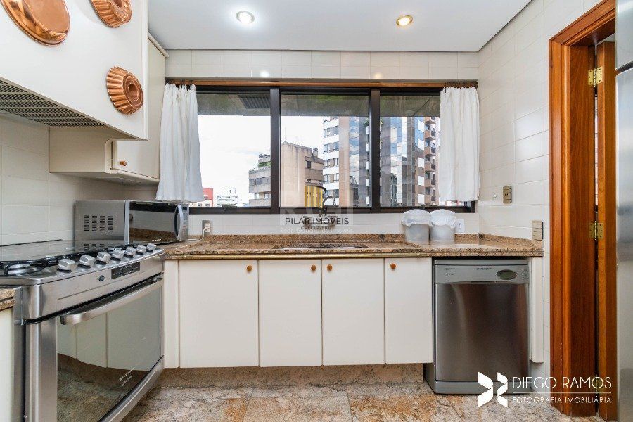 Apartamento para Venda - 305.46m², 3 dormitórios, sendo 3 suites, 4 vagas - Mont Serrat