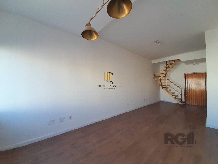 Sala duplex, 67,5m² privativos, boa orientação solar, fundos para a Protásio Alves