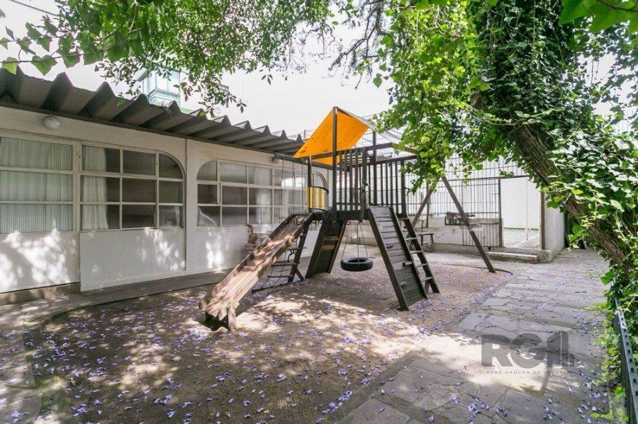 Apartamento a venda de 2 dormitórios na Rua Santa Cecilia Porto Alegre