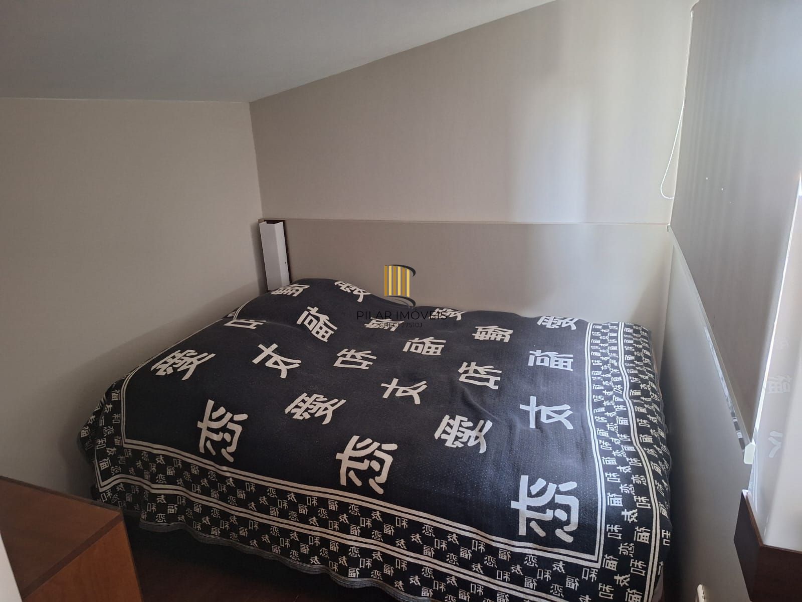 Excelente prédio na Vila Jardim Porto Alegre, de 870 metros de área construída com 02 apartamentos sendo  (#201 com 173,13m2 ) (#202 com 211,45m2) e 01cobertura com 180,00m2, sendo as 03 unidades totalmente mobiliadas com moveis sob medida, equipamentos de 1ª qualidade, Prédio com 05 vagas para estacionamento interno, coberto.