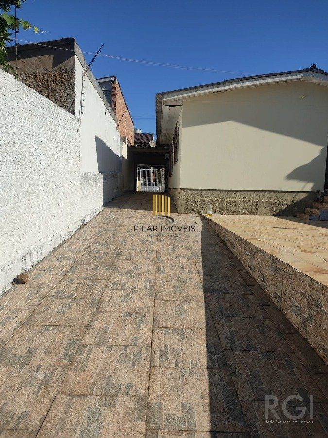 Casa para Venda - 140m², 3 dormitórios, 4 vagas - Santa Isabel