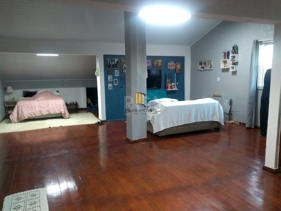 Casa para Venda - 160m², 3 dormitórios, sendo 1 suites, 4 vagas - Querência