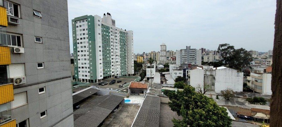 Apartamento a venda 2 dormitórios com churrasqueira, 1 suite, elevador e garagem,  bairro Santana, Porto Alegre RS