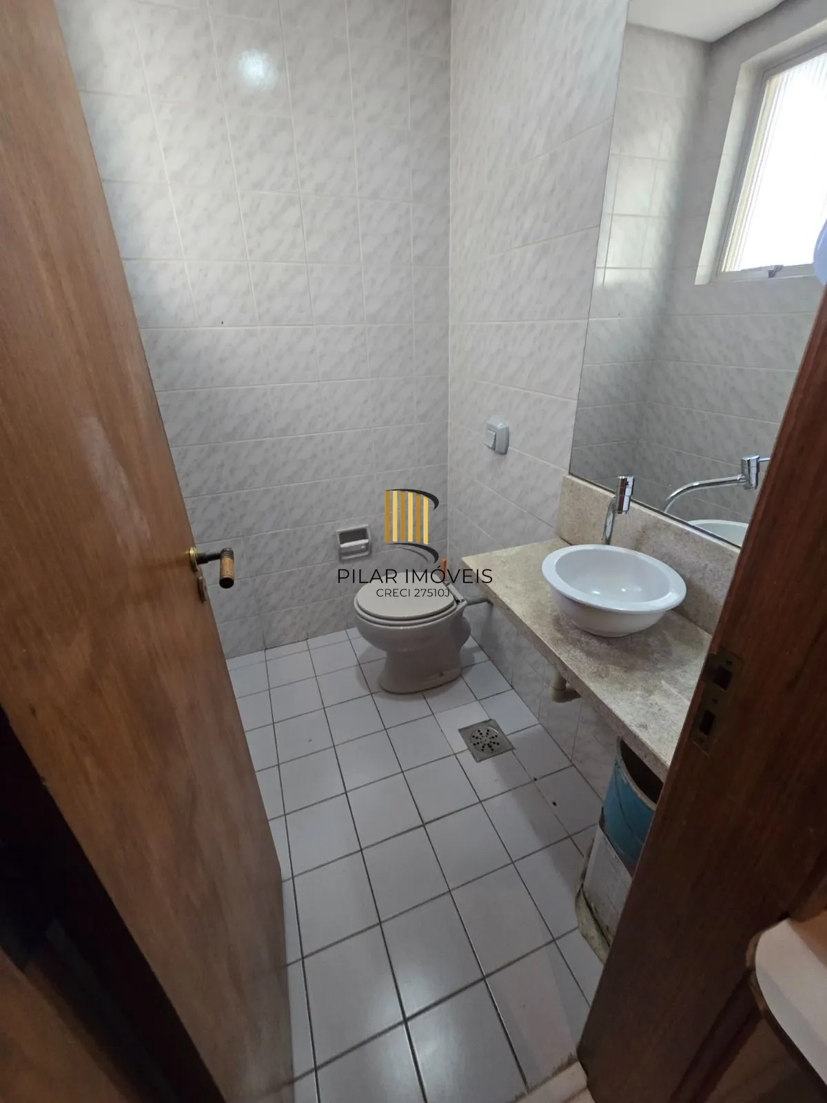 Conj/sala coml.48,09 m2 priv.rua Fabricio Pilar,Mont'Serrat.R$162 mil