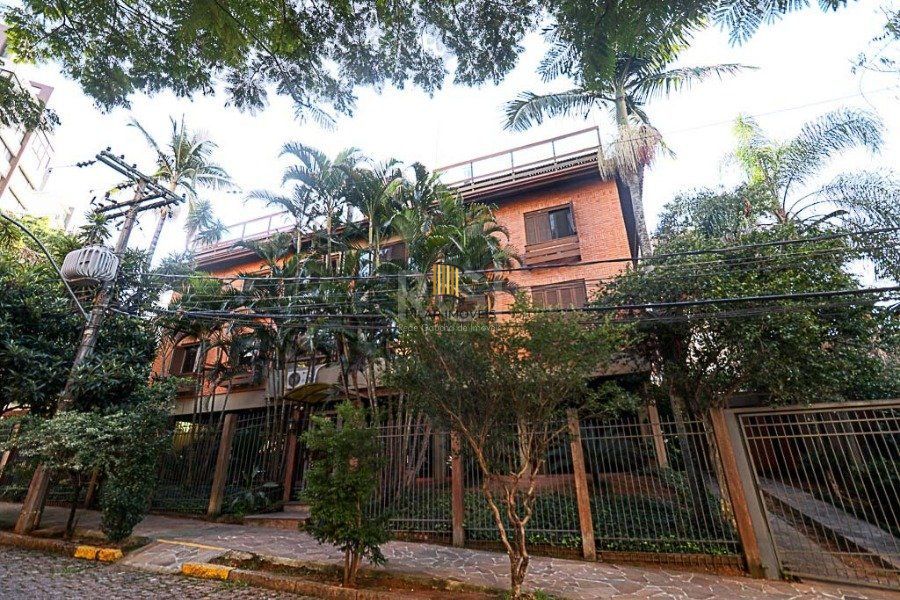 Excelente apartamento de 3 dormitórios , uma suíte , próximo ao Grêmio Náutico União de Petrópolis,