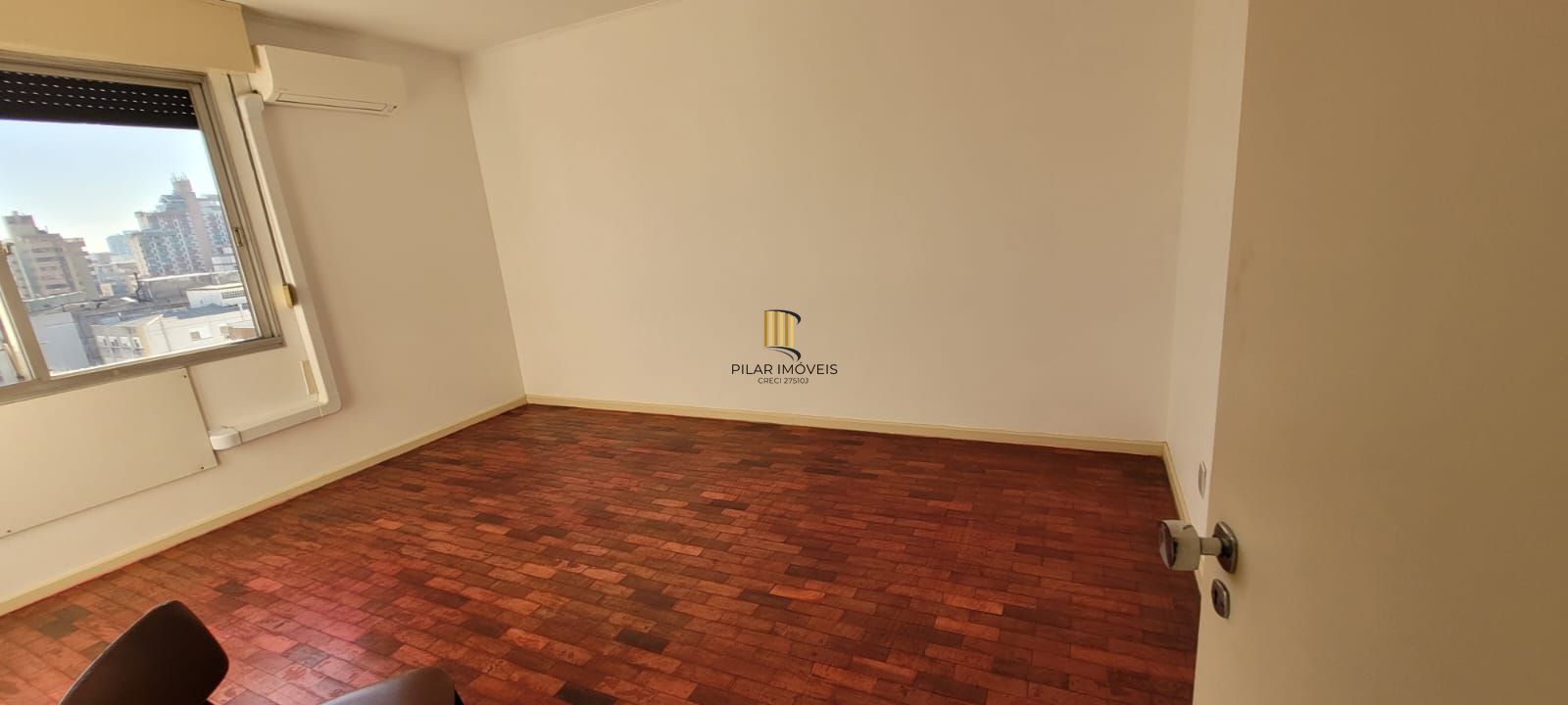 VENDA APARTAMENTO 3 DORMITÓRIOS, SUITE, GARAGEM, ELEVADOR, VISTA, EXCELENTE ORIENTAÇÃO SOLAR, BAIRRO RIO BRANCO JUNTO AO BOM FIM