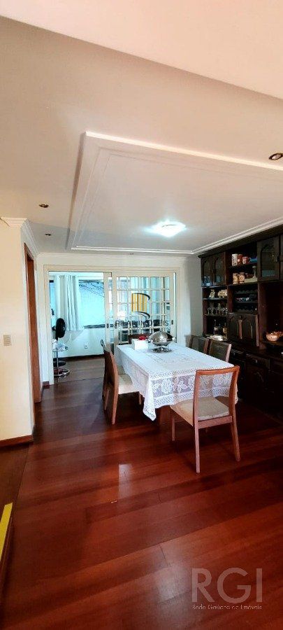VENDA Casa  em condomínio  com 3 quartos,  suite,   no Bairro Chácara das Pedras,  Porto Alegre RS,  na  rua Monte Alverne. 