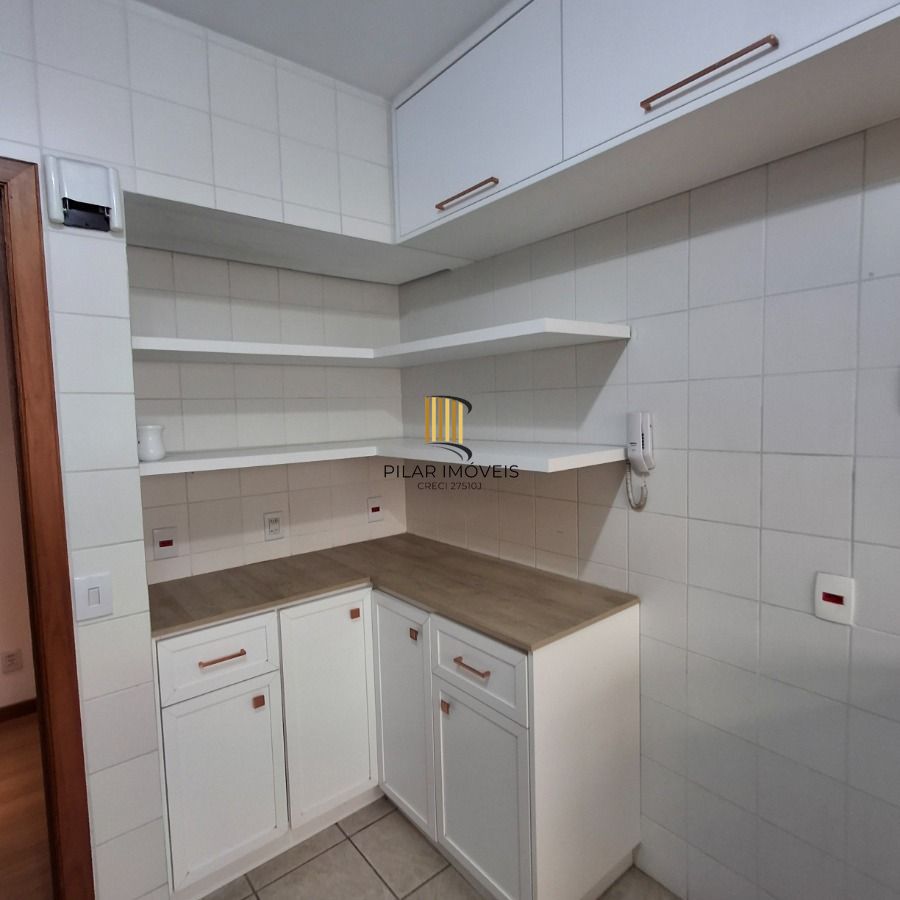 VENDA apartamento de 3 dormitórios, no bairro Moinhos de Vento, com 158 m² de área privativa