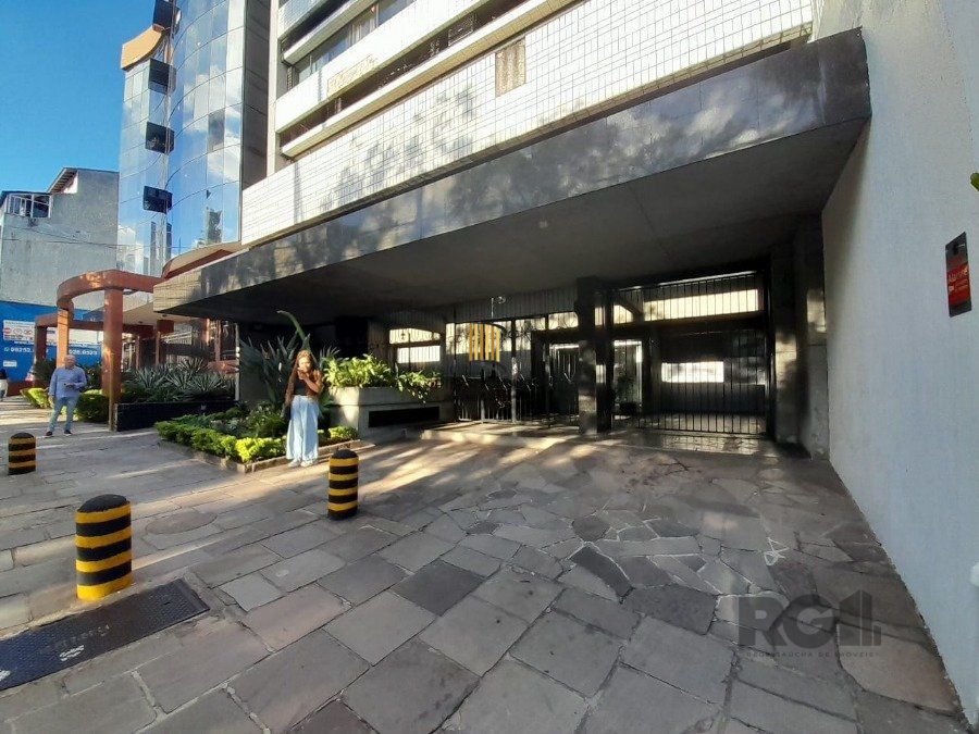 Sala duplex, 67,5m² privativos, boa orientação solar, fundos para a Protásio Alves