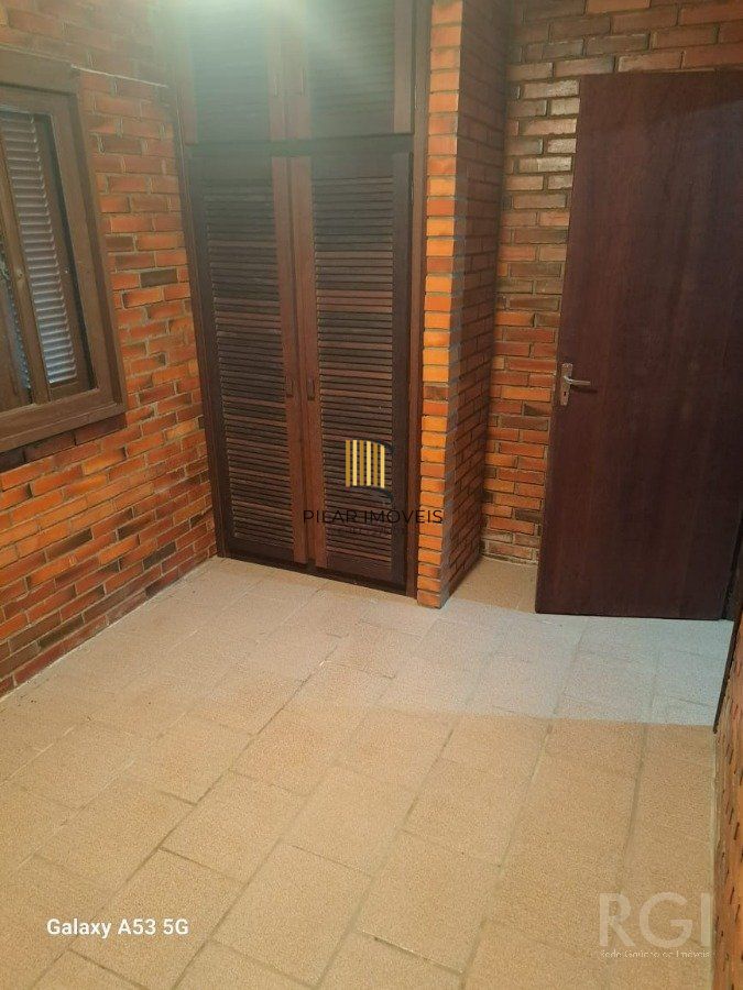 Casa para Venda - 248.88m², 3 dormitórios, sendo 4 suites, 2 vagas - Centro