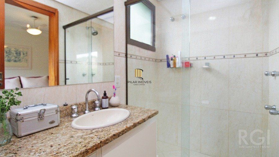 Apartamento para Venda  -  2 dormitórios,  1 suite,  andar alto,  LAREIRA, CHURRASQUEIRA 2 vagas - Petrópolis