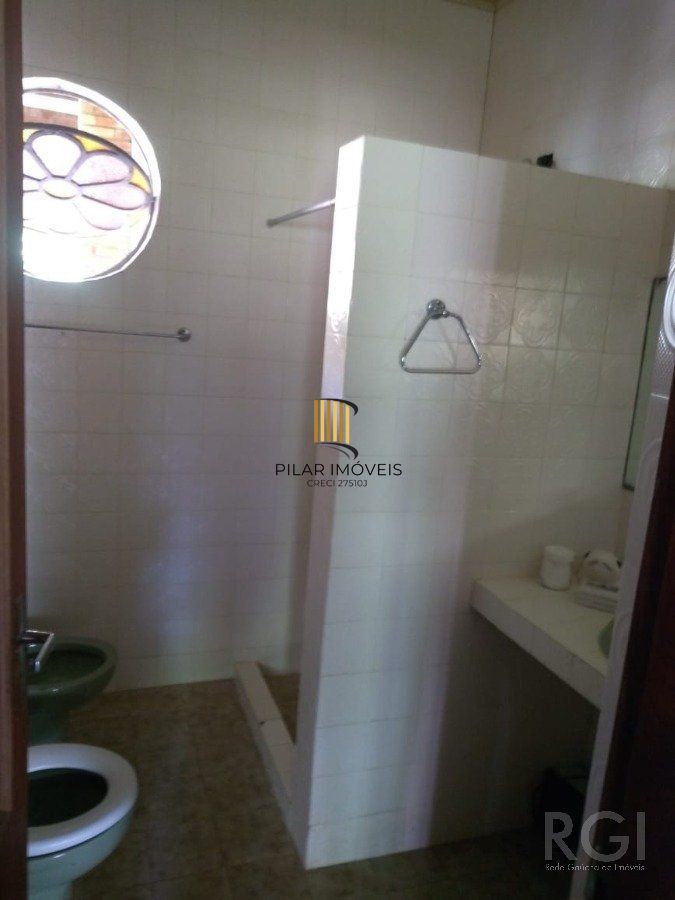 Sítio para Venda - 350m², 3 dormitórios, sendo 1 suites, 7 vagas - Águas Claras
