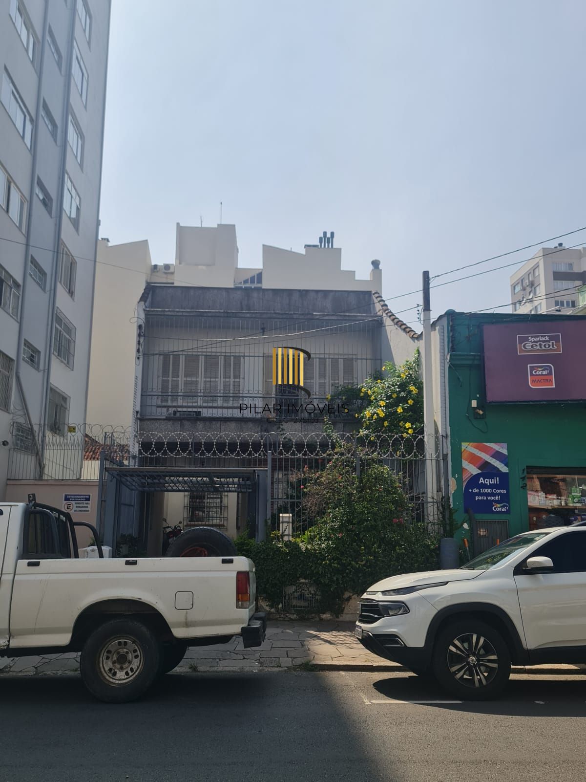 Casa de 03 dormitórios no bairro Farroupilha