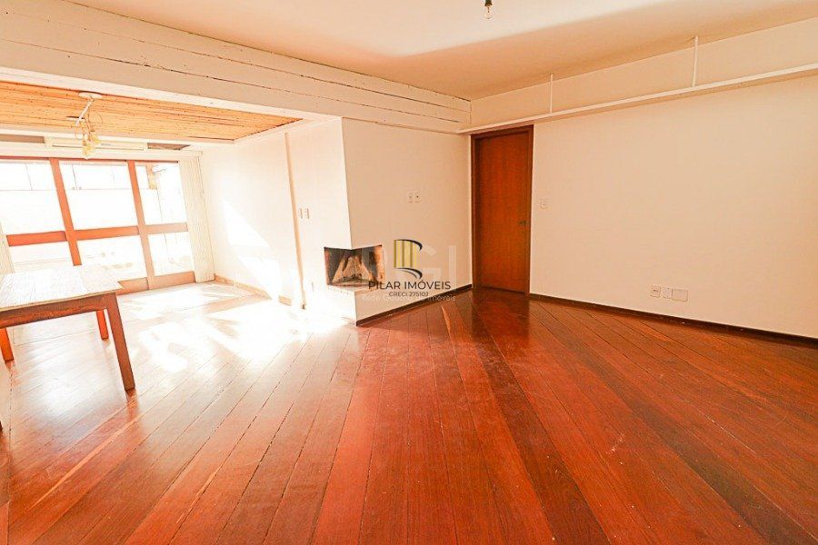 Excelente apartamento de 3 dormitórios , uma suíte , próximo ao Grêmio Náutico União de Petrópolis,