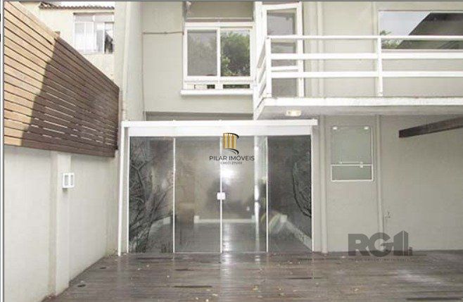 PRÉDIO A VENDA na rua Cairu, Navegantes Porto Alegre RS com aproximadamente 430m², com 2 pavimentos,  espaço de estacionamento para 8 veiculos,