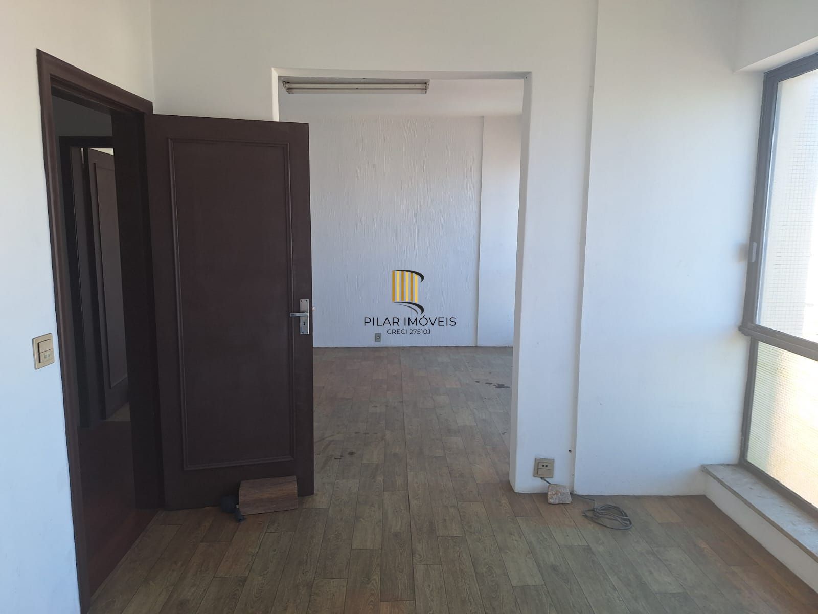 Sala Prédio SULBANCO, Av. Farrapos 146, c/133,35m2 priv. c/ 4 salas