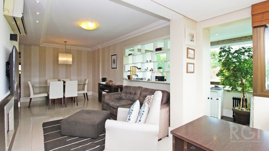 Apartamento para Venda  -  2 dormitórios,  1 suite,  andar alto,  LAREIRA, CHURRASQUEIRA 2 vagas - Petrópolis