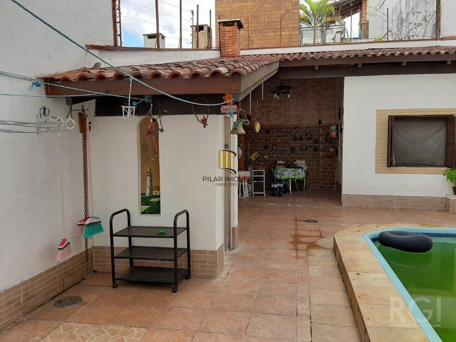 Casa para Venda - 136.6m², 4 dormitórios, 2 vagas - Rio Branco