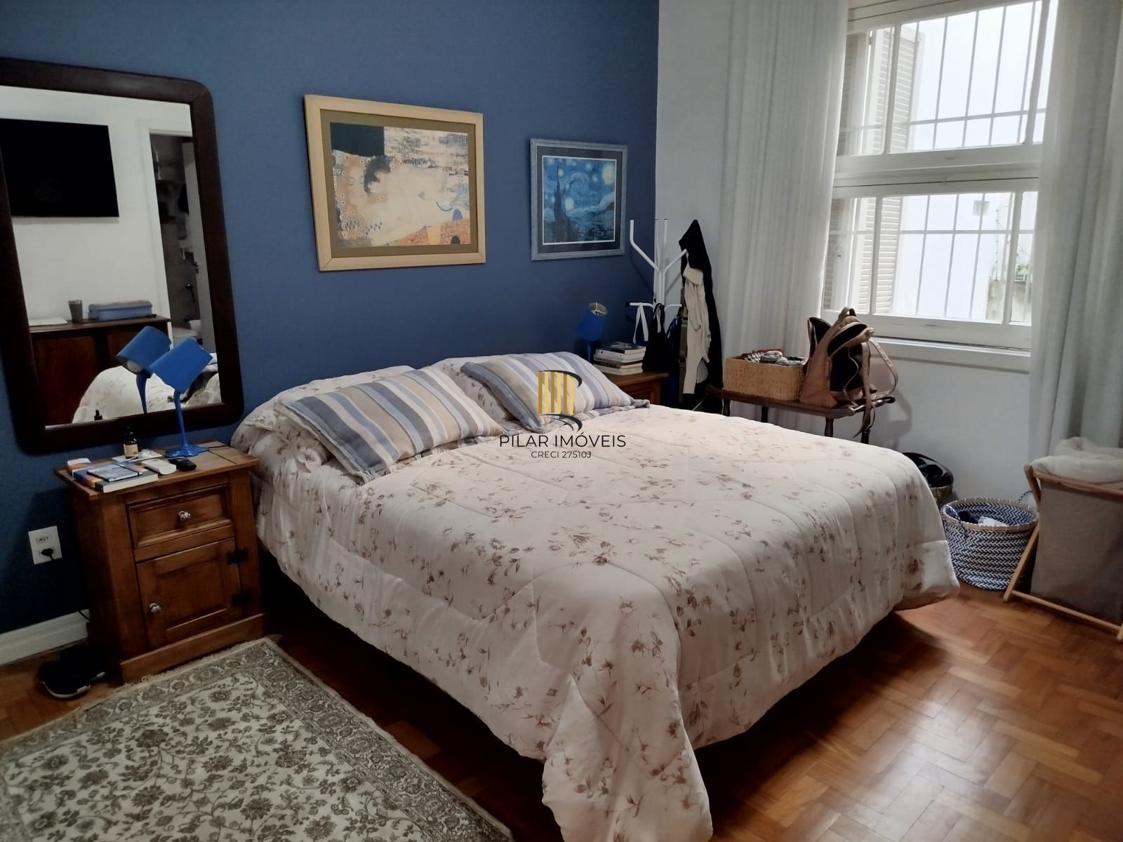 Venda Apartamento  03 dormitórios, transformados em 02, sendo um deles suíte Moinhos de vento Porto Alegre