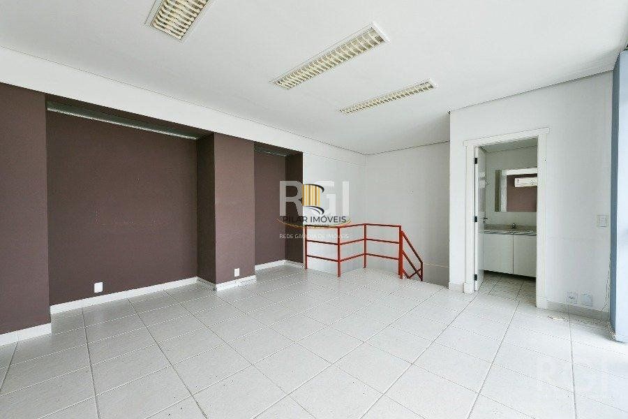 Conjunto/Sala para Venda - 153m², 0 dormitórios, 1 vaga - Petrópolis