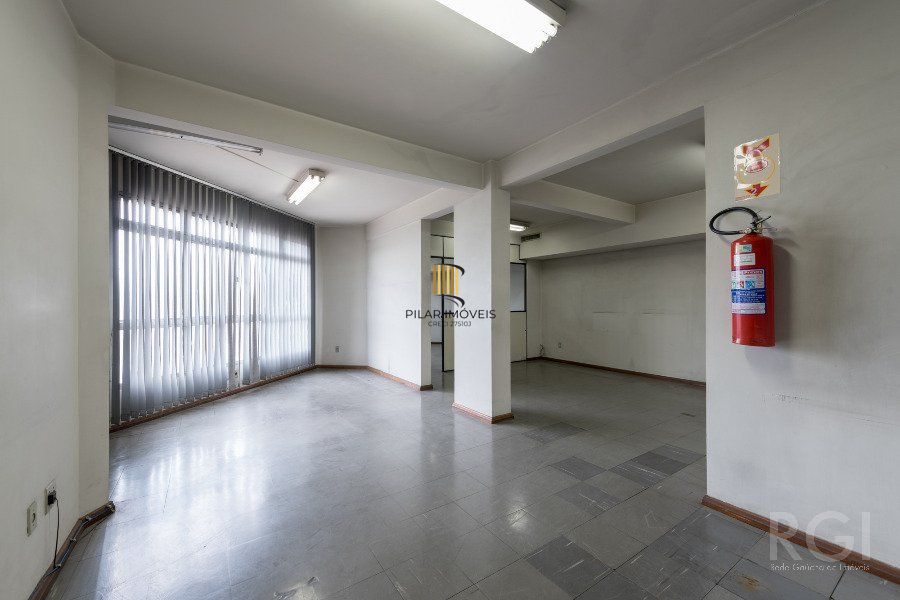 Predio para Venda - 2203.23m², 0 dormitórios, 30 vagas - São João