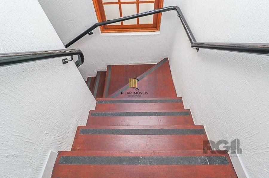 Apartamento de 2 Dormitórios no bairro Auxiliadora, próximo a Plínio Brasil Milano ,  com 1 vaga,