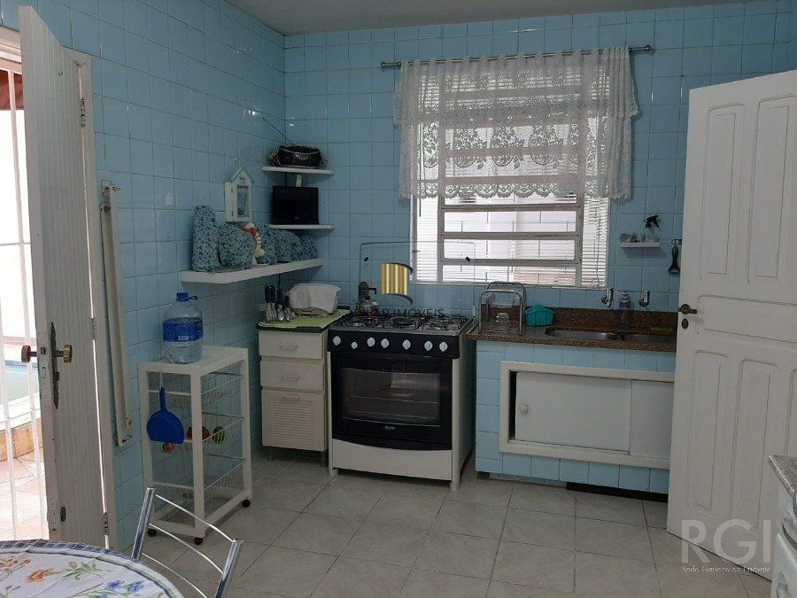 Casa para Venda - 136.6m², 4 dormitórios, 2 vagas - Rio Branco