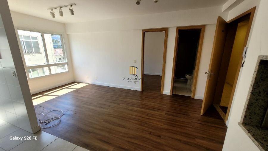 Apartamento de 1 quarto,  currasqueira, suíte e uma vaga de garagem no bairro Santa Cecilia  junto ao Bom Fim em Porto Alegre.