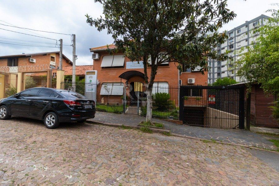 Casa para Venda - 500m², 4 dormitórios, sendo 1 suites, 5 vagas - Boa Vista